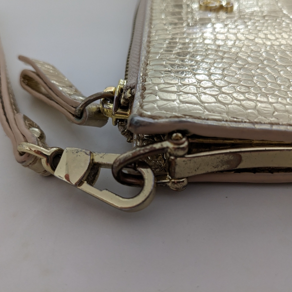 Lilly Pulitzer Gold Wristlet Wallet - BEAUTIFUL! - Picture 7 of 16